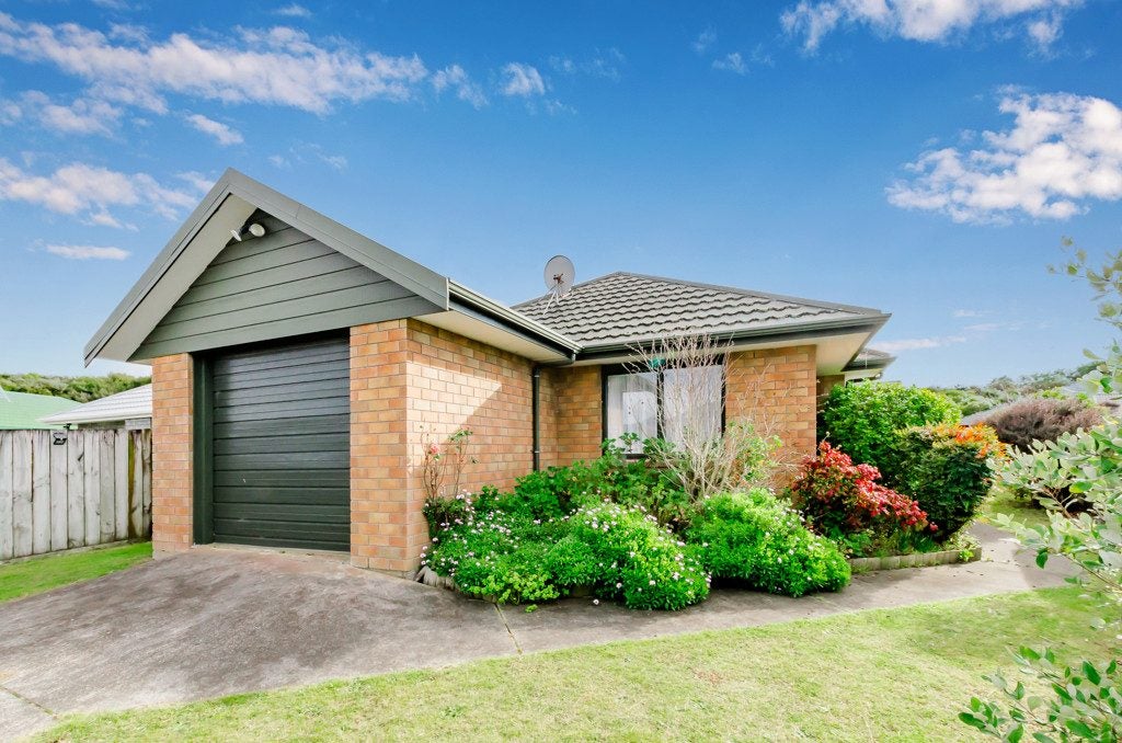 37A Spackman Crescent, Paraparaumu - Carousel 1