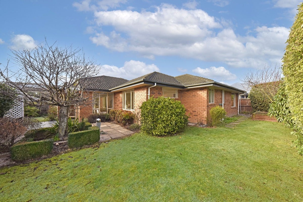 8 Scarlet Lane, Redwood, Christchurch - Carousel 16
