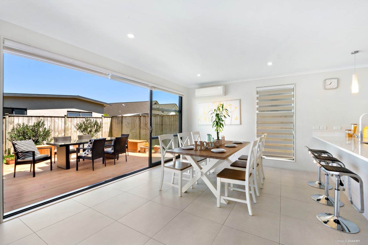 23 Costa Viva Crescent, Karaka, Papakura - Carousel 1
