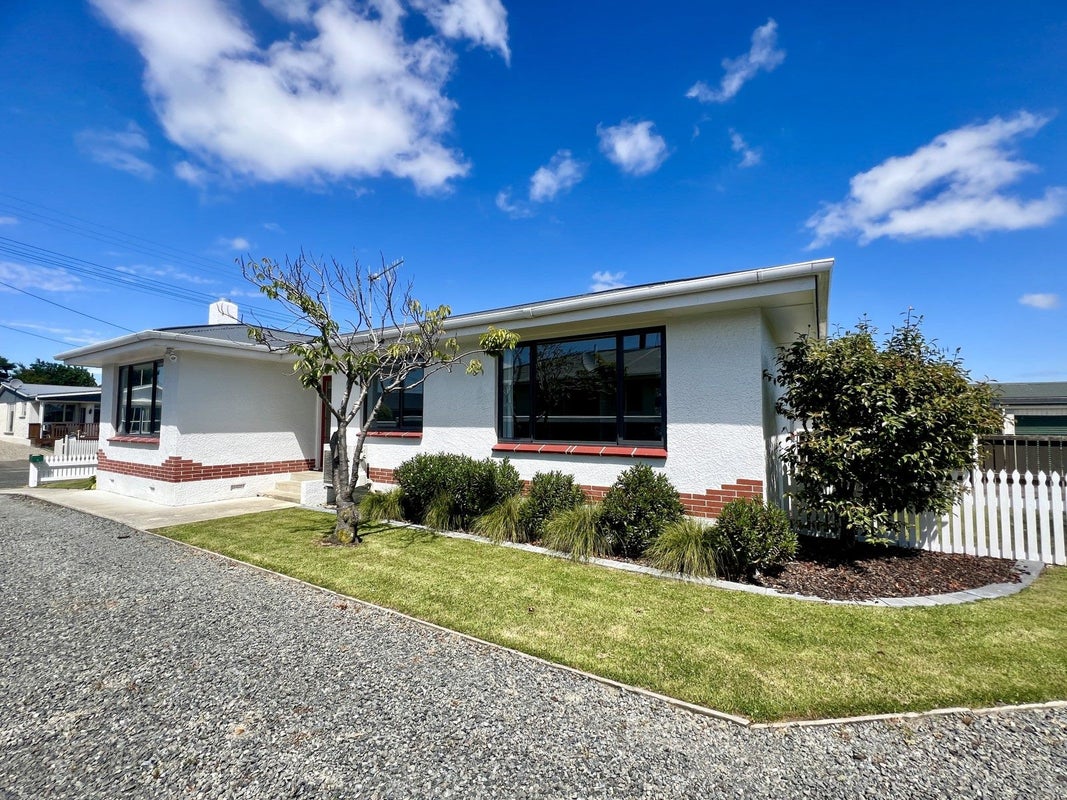 96 Edinburgh Crescent, Waikiwi, Invercargill - Carousel 1