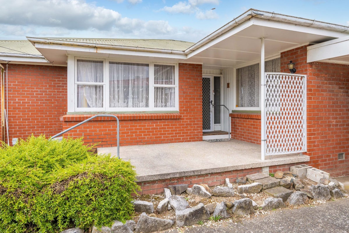 331 Peachgrove Road, Fairfield, Hamilton - Carousel 2