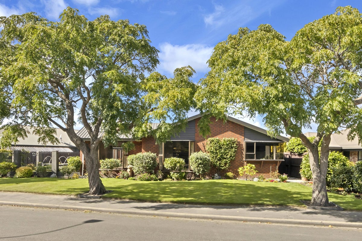 14 Creese Place, Redwood, Christchurch - Carousel 1