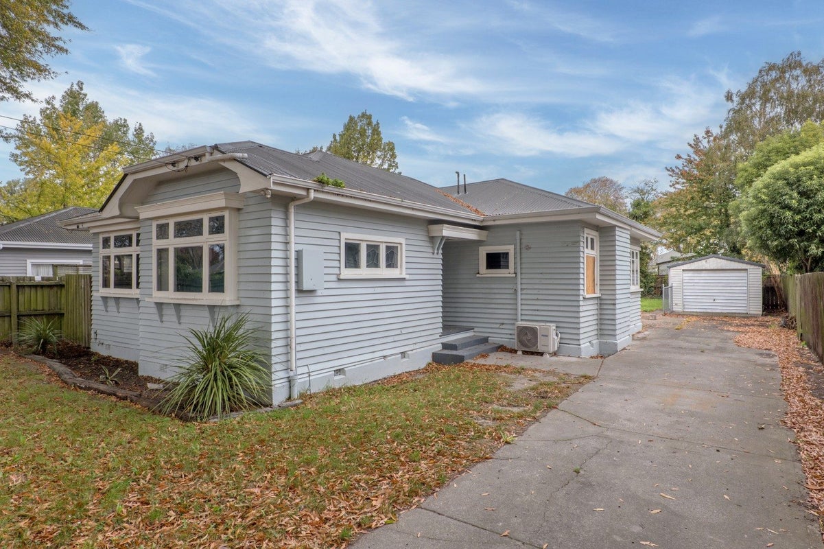 73 Severn Street, St Albans, Christchurch - Carousel 1