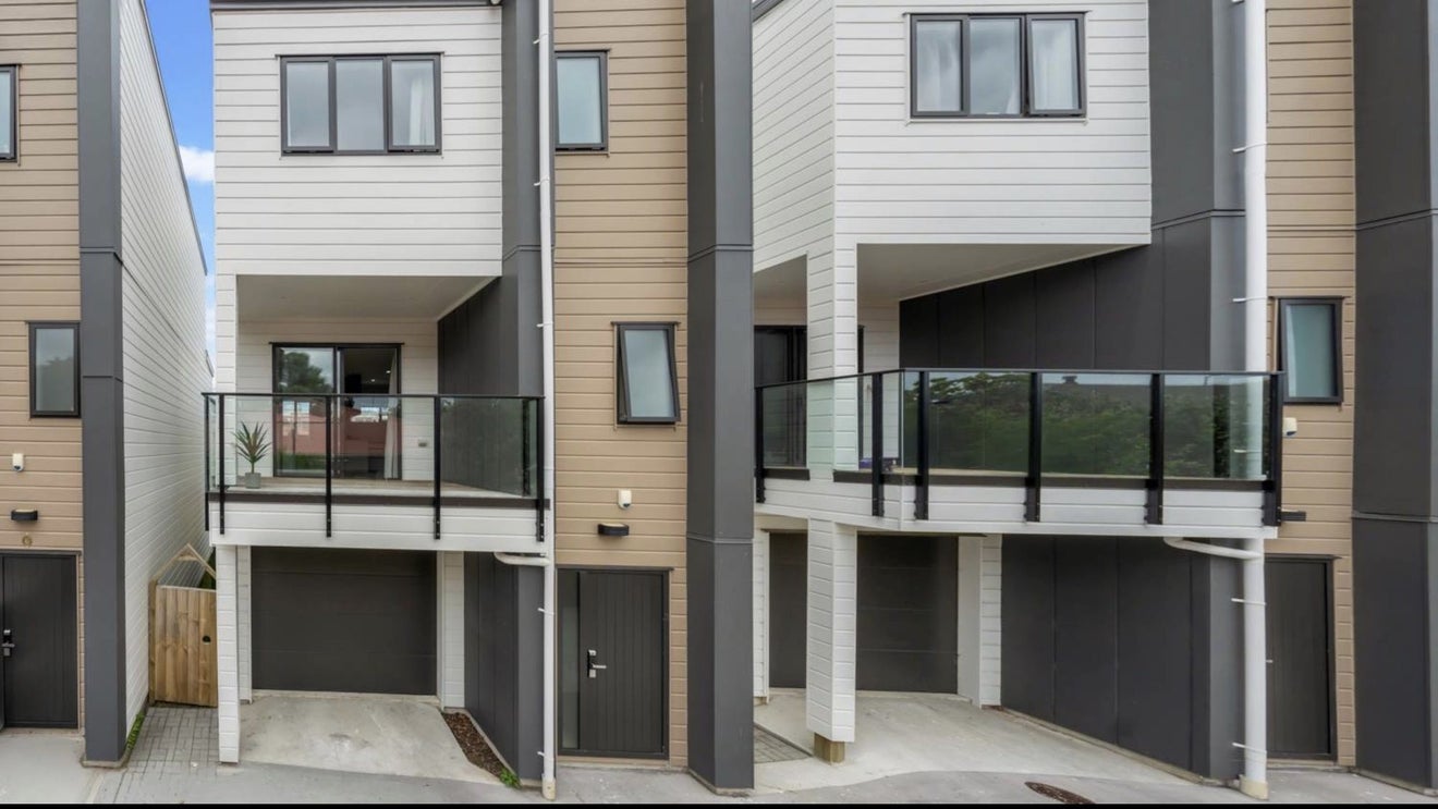 3/26 Binsted Road, New Lynn, Auckland - Carousel 1