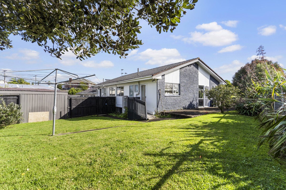 4/27 Harwood Road, Mount Wellington, Auckland - Carousel 1
