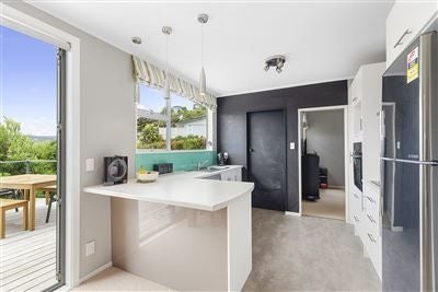 31 Spinnaker Drive, Whitby, Porirua - Carousel 2