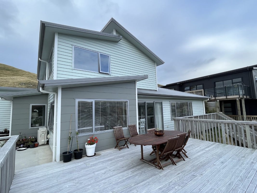 8 Prestwich Rise, Churton Park, Wellington - Carousel 2