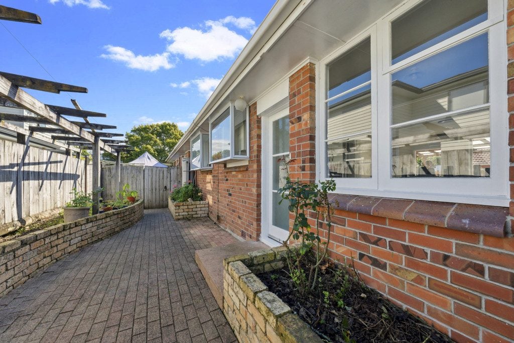 2/50 Ferndale Road, Mount Wellington, Auckland - Carousel 13