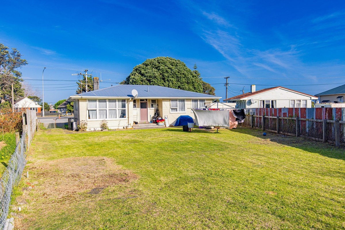 170 Puriri Street, Castlecliff, Whanganui - Carousel 1