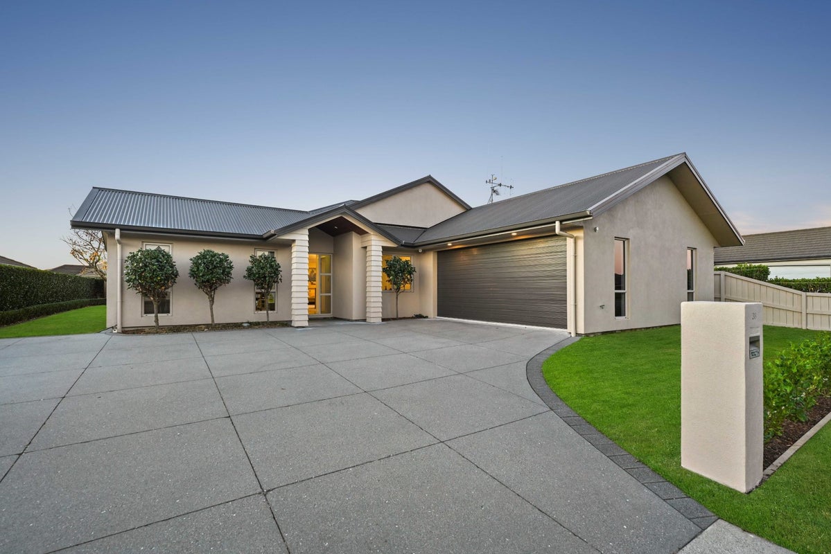 38 Moonlight Drive, Rototuna North, Hamilton - Carousel 1