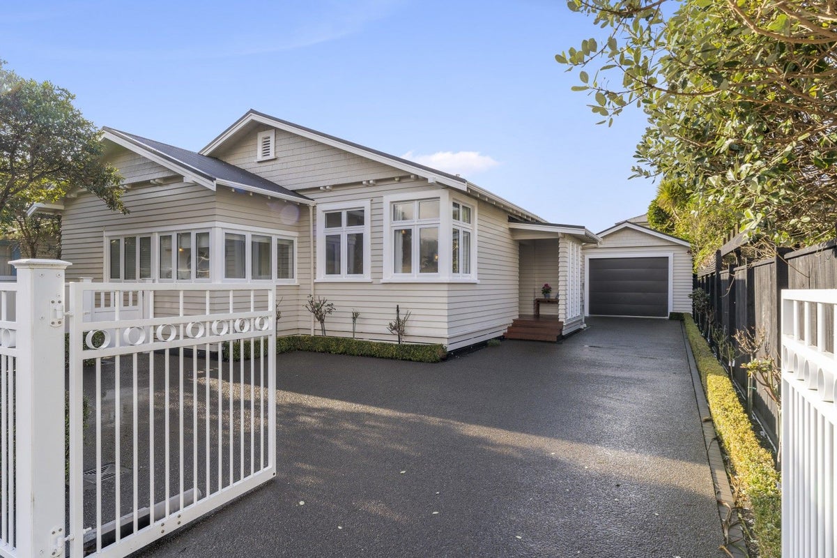 130 William Street, Petone, Lower Hutt - Carousel 2