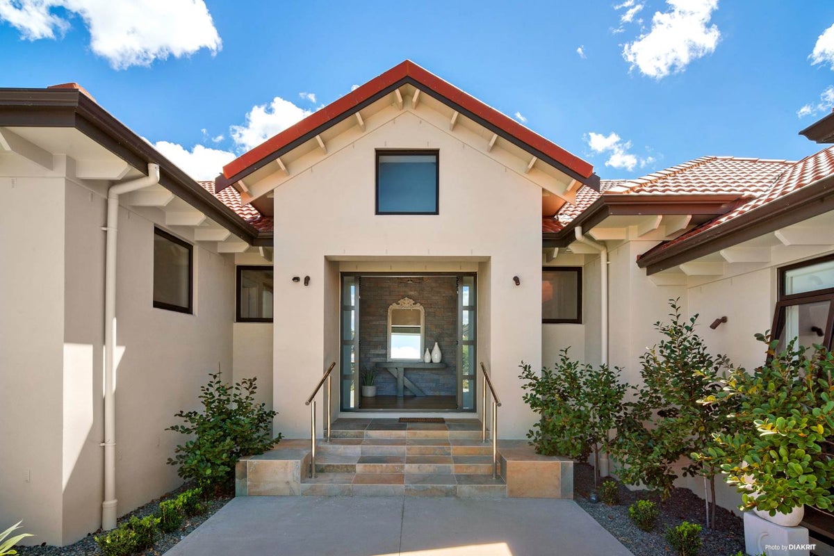 25 Tau Drive, Flat Bush, Auckland - Carousel 2