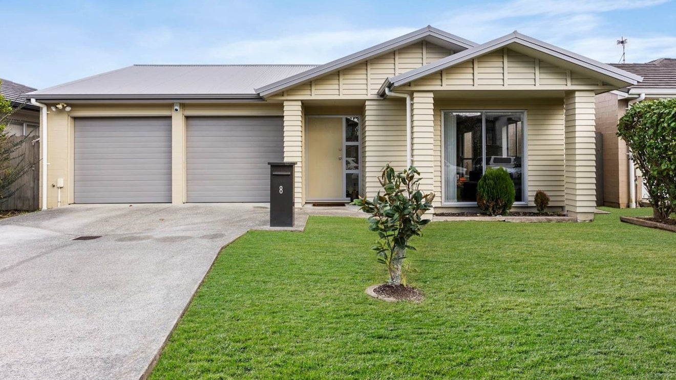 8 Popokatea Drive, Takanini, Auckland - Carousel 1