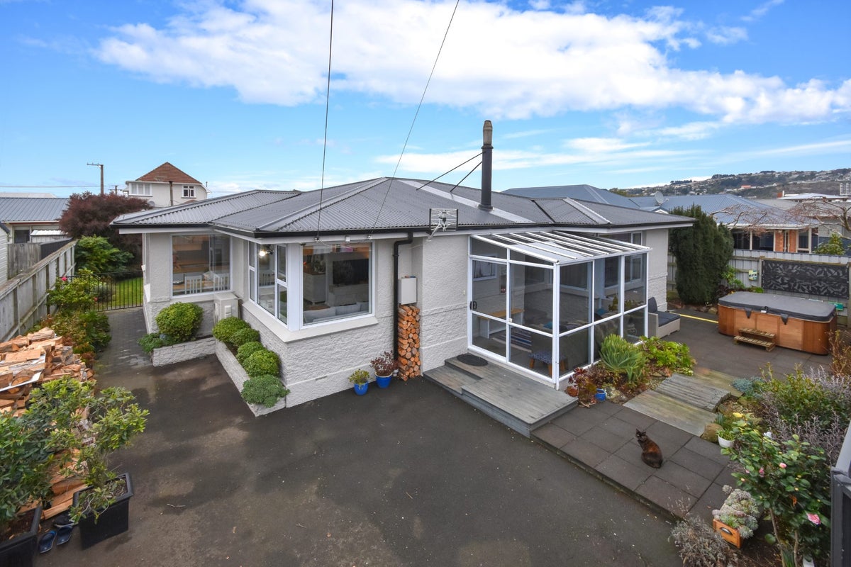 141 Macandrew Road, South Dunedin, Dunedin - Carousel 1