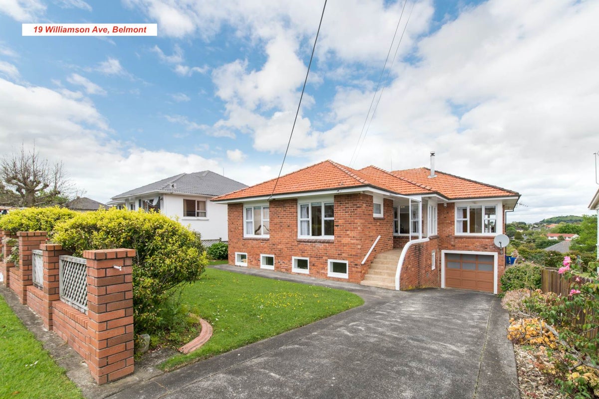 19 Williamson Avenue, Belmont, Auckland - Carousel 1