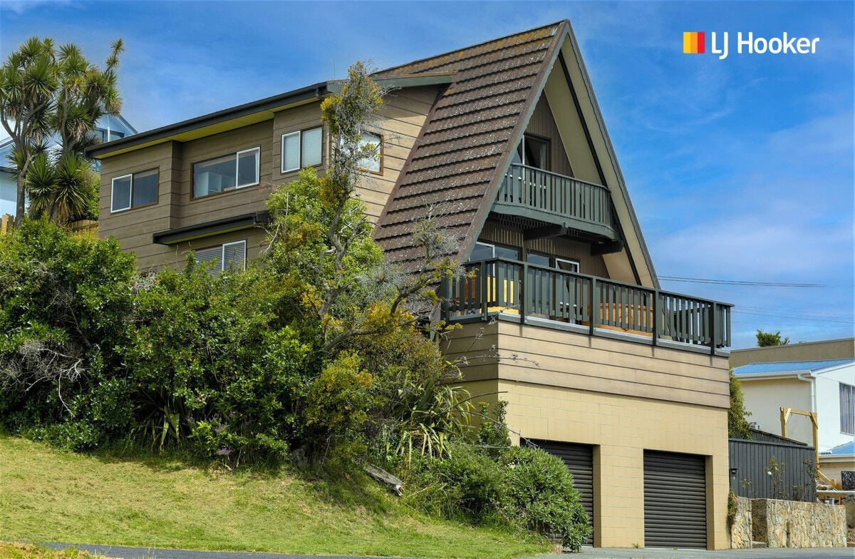 1 Preston Crescent, Belleknowes, Dunedin - Carousel 1