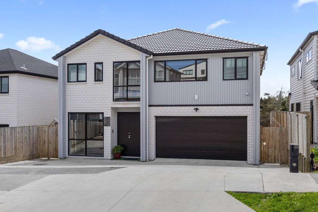 39 Drumnaconagher Road, Flat Bush, Auckland - Carousel 1