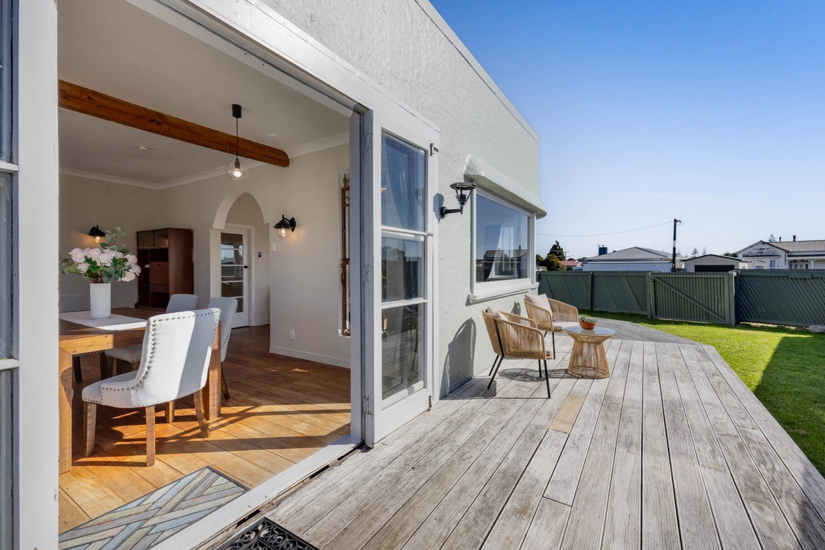 11 Mcnaughton Place, Onekawa, Napier - Carousel 2