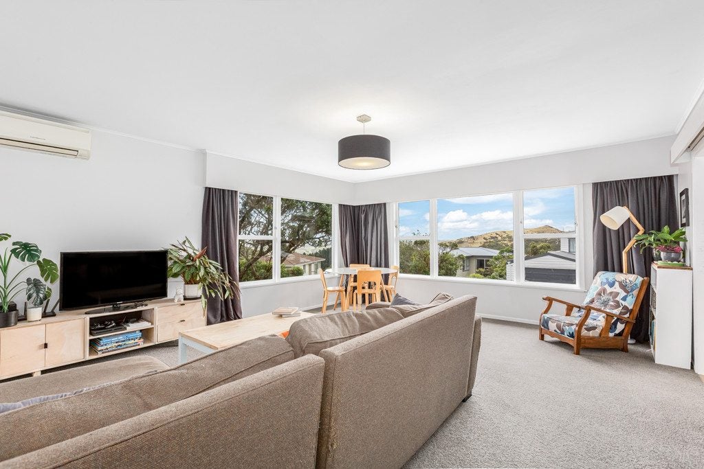22 Lomita Road, Johnsonville, Wellington - Carousel 2