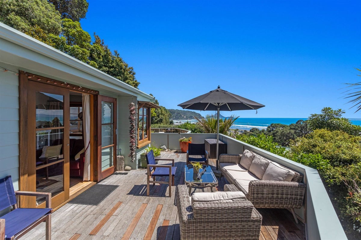 16 Pohutukawa Avenue, Ohope, Ohope - Carousel 1