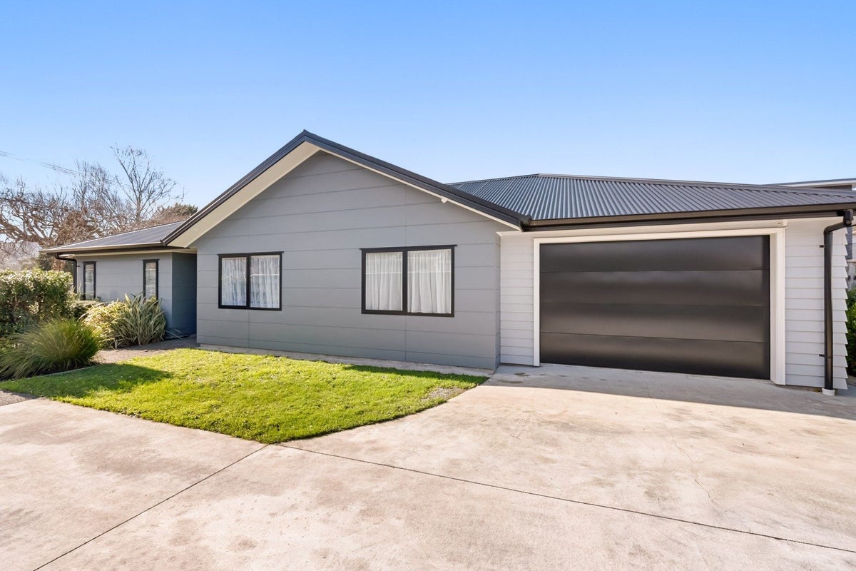 21 Rimutaka Street, Trentham, Upper Hutt - Carousel 1
