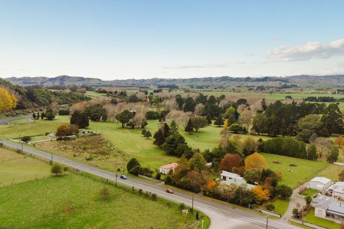 81259 State Highway 2, Mangatainoka, Pahiatua - Carousel 30