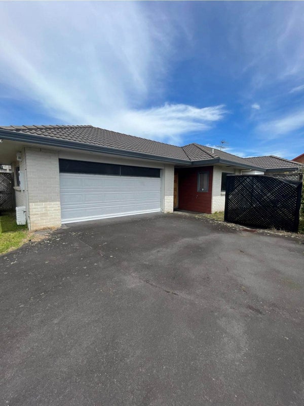 4/9 Dunn Place, Farm Cove, Auckland - Carousel 1