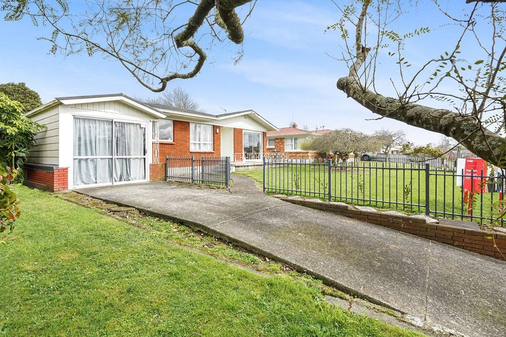 13 Howell Avenue, Riverlea, Hamilton - Carousel 1