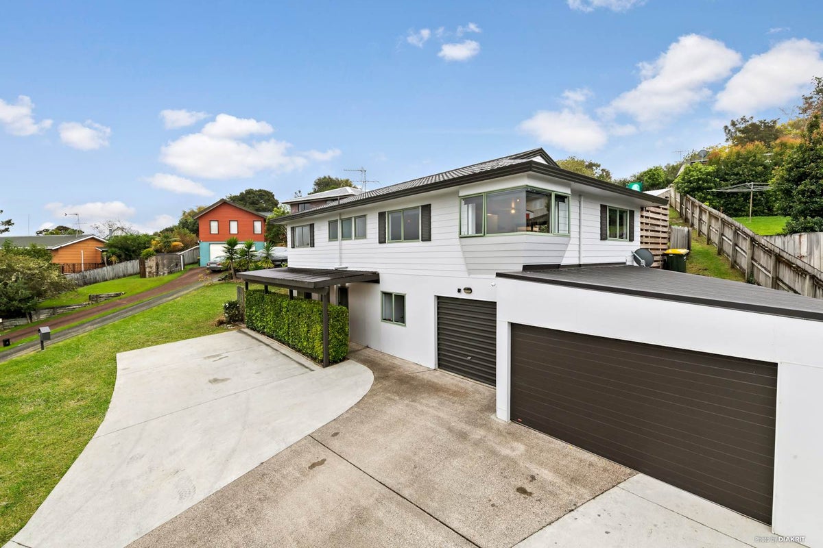 19 Springtime Crescent, Stanmore Bay, Whangaparaoa - Carousel 1