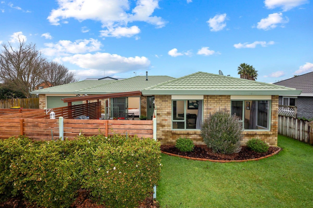 29 Admiral Crescent, Flagstaff, Hamilton - Carousel 2
