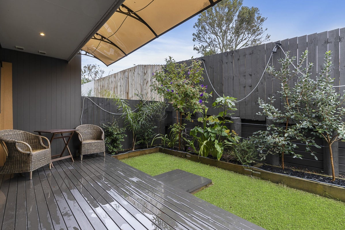 12E Kelwyn Road, Kelston, Auckland - Carousel 1