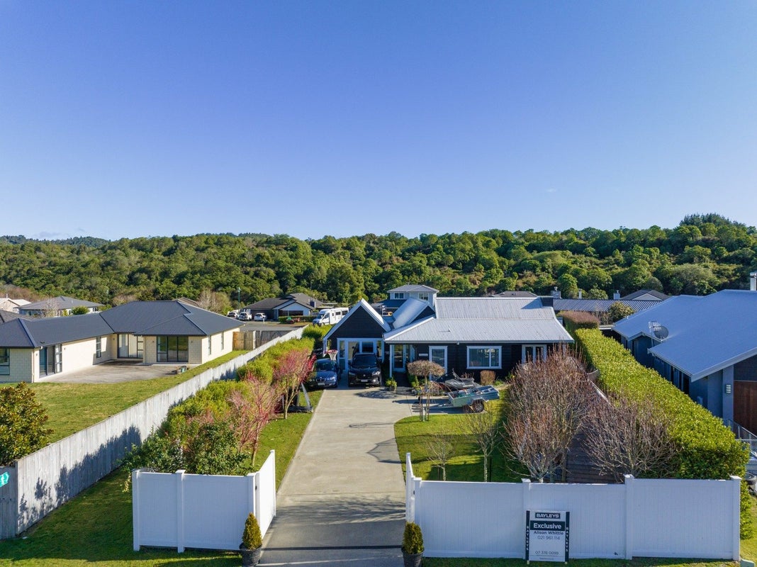 62 Montgomery Crescent, Kinloch, Taupo - Carousel 1