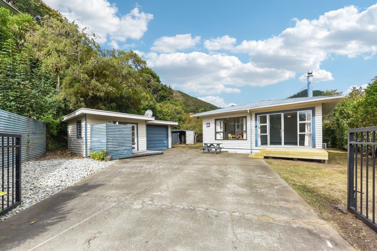 67A Brook Street, The Brook, Nelson - Carousel 1