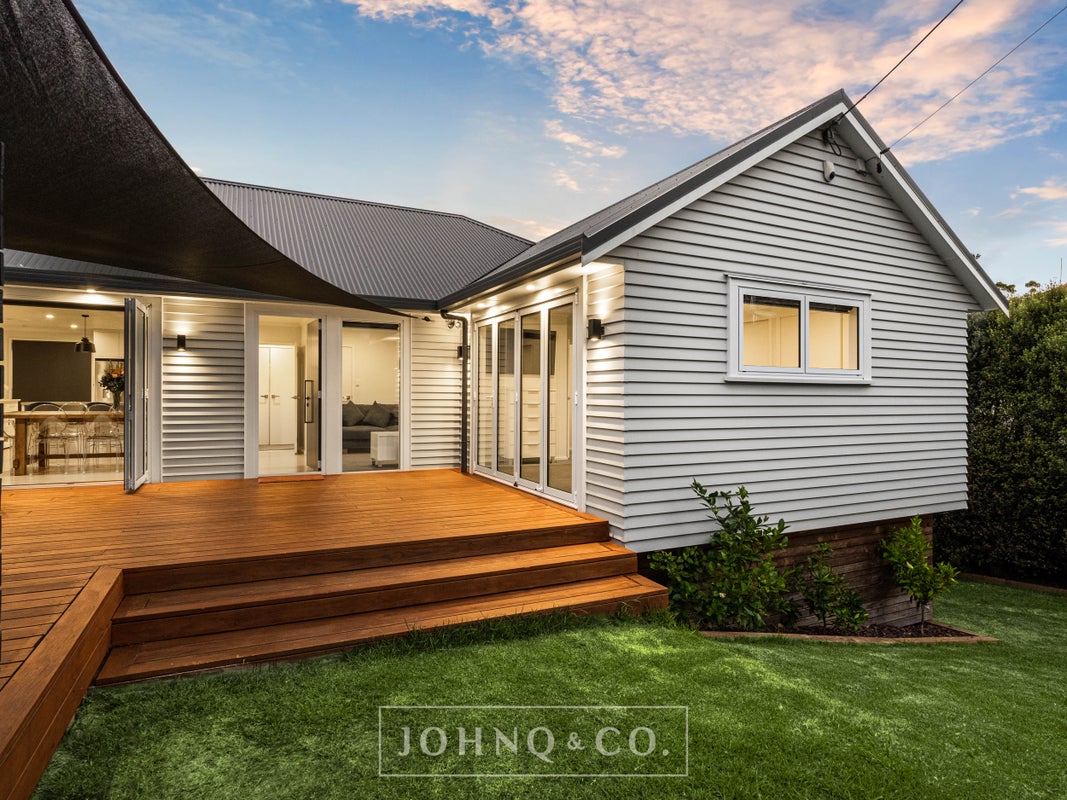 5 Castledine Crescent, Glen Innes, Auckland - Carousel 1
