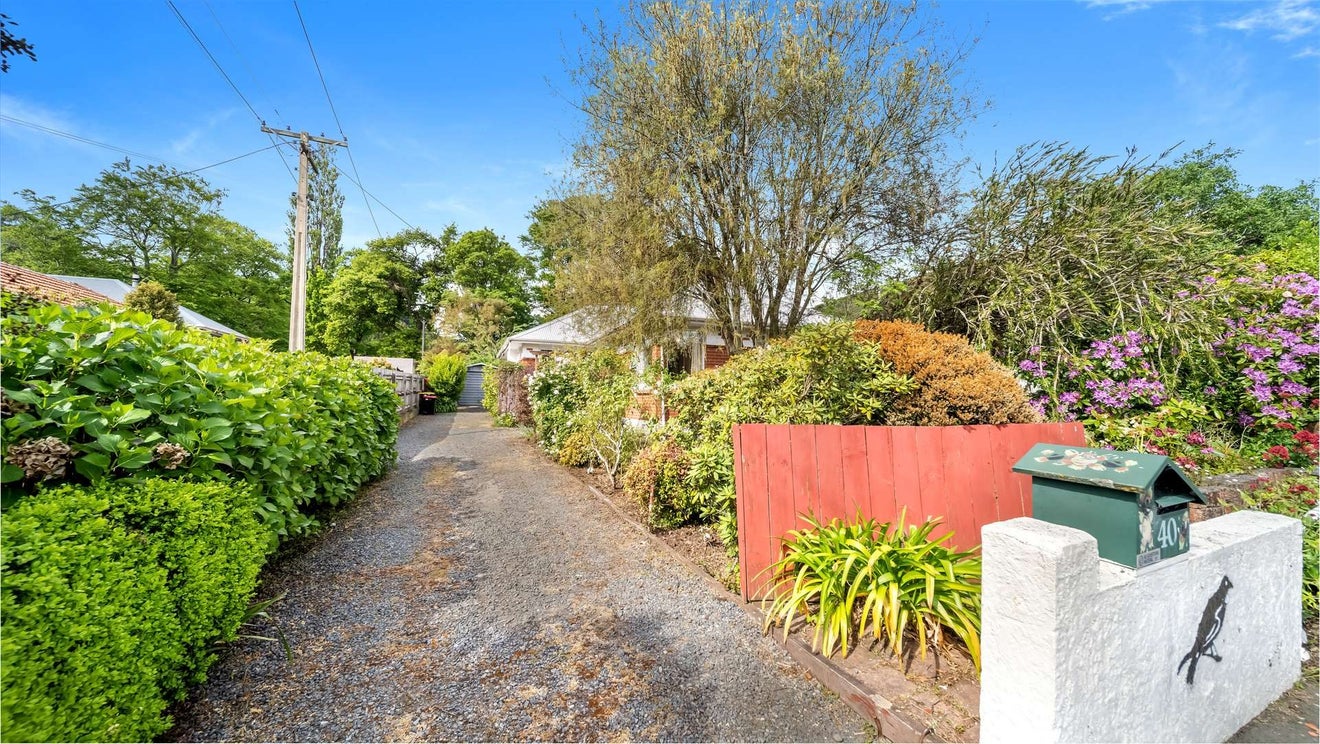 40 Ainslee Place, North East Valley, Dunedin - Carousel 2