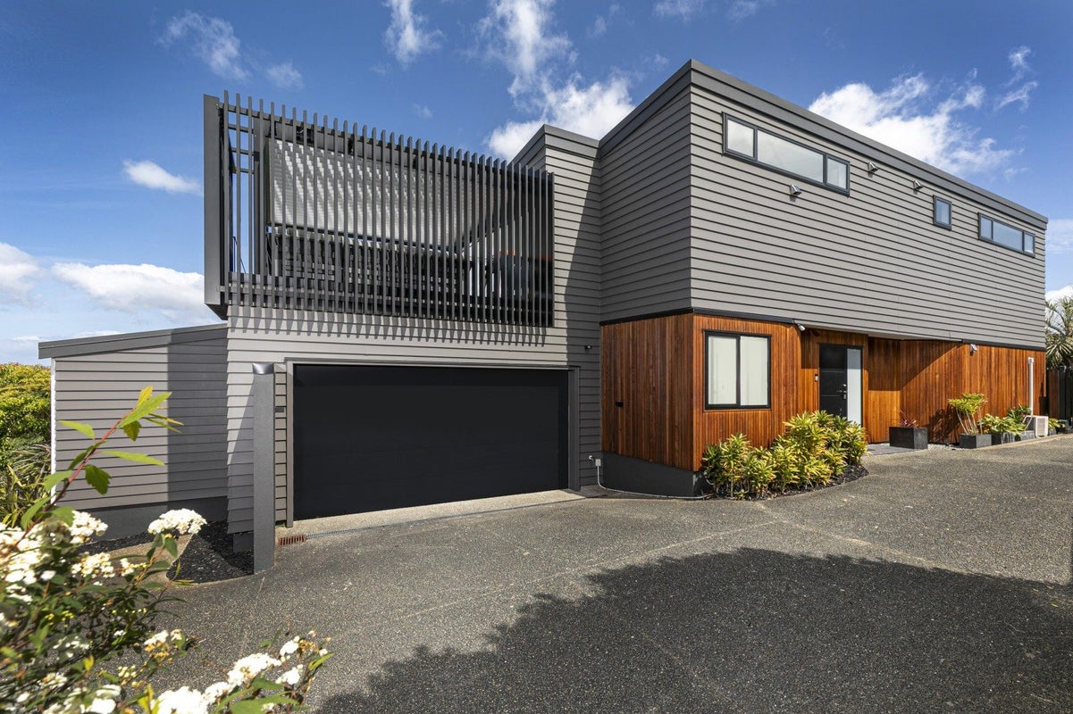 20 Parr Terrace, Castor Bay, Auckland - Carousel 2