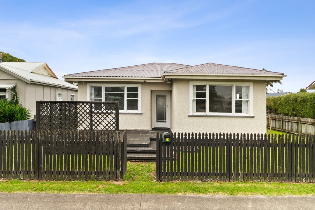 73 De Lautour Road, Inner Kaiti, Gisborne - Carousel 1