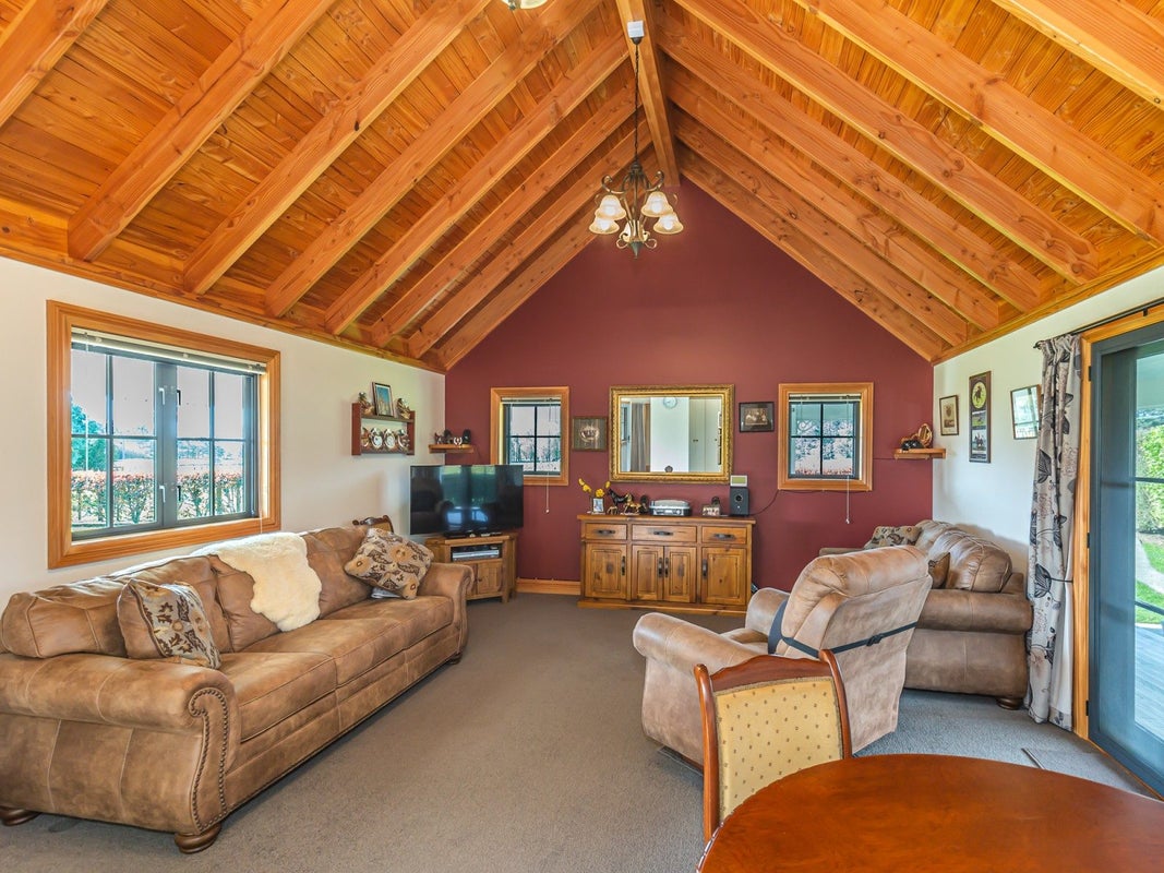 9 Wallace Road, Koputaroa, Levin - Carousel 2