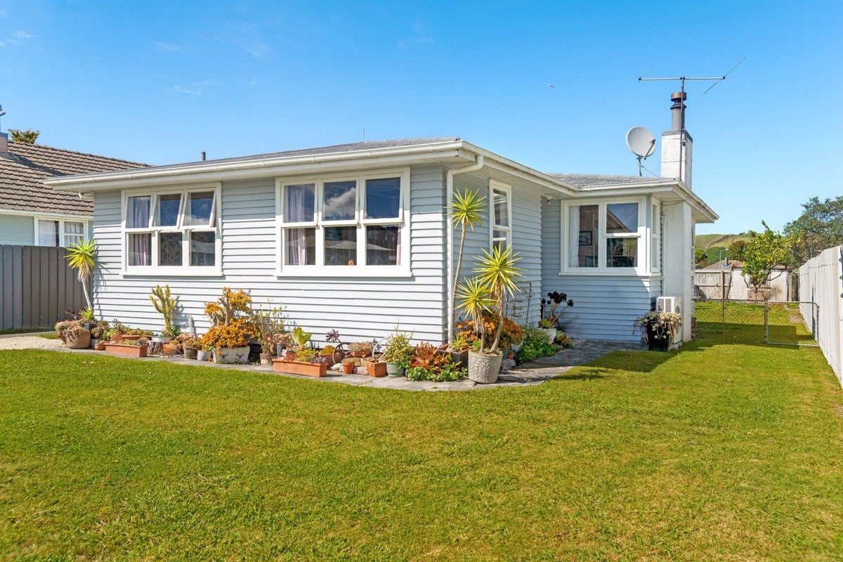 20 Dalton Street, Outer Kaiti, Gisborne - Carousel 1