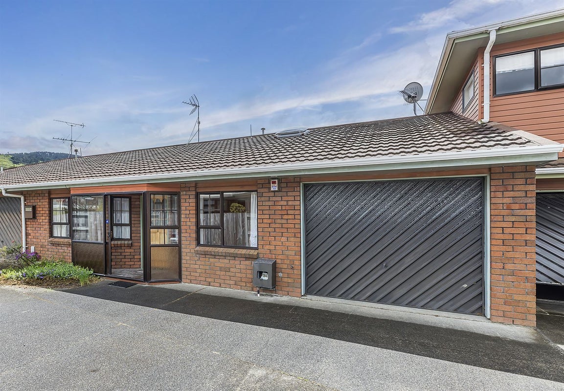 44B Oxford Street, Tawa, Wellington - Carousel 1
