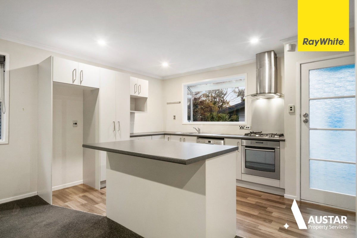 5 Willowbrook Place, Titirangi, Auckland - Carousel 1