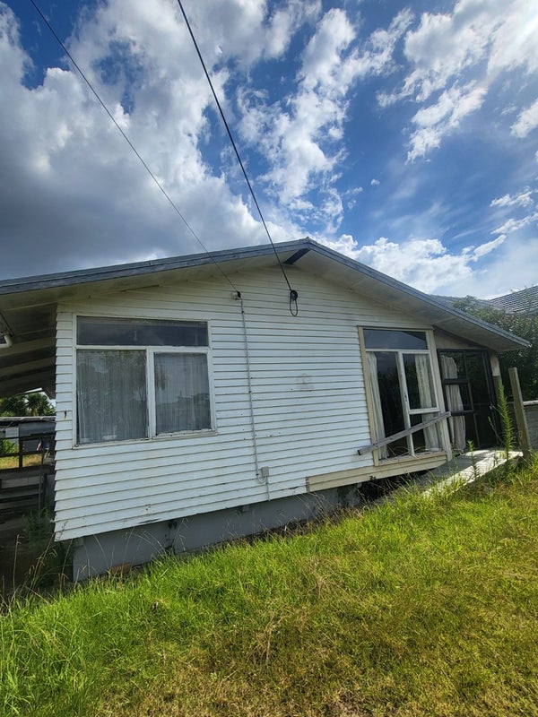 12 Brains Road, Kelston, Auckland - Carousel 1