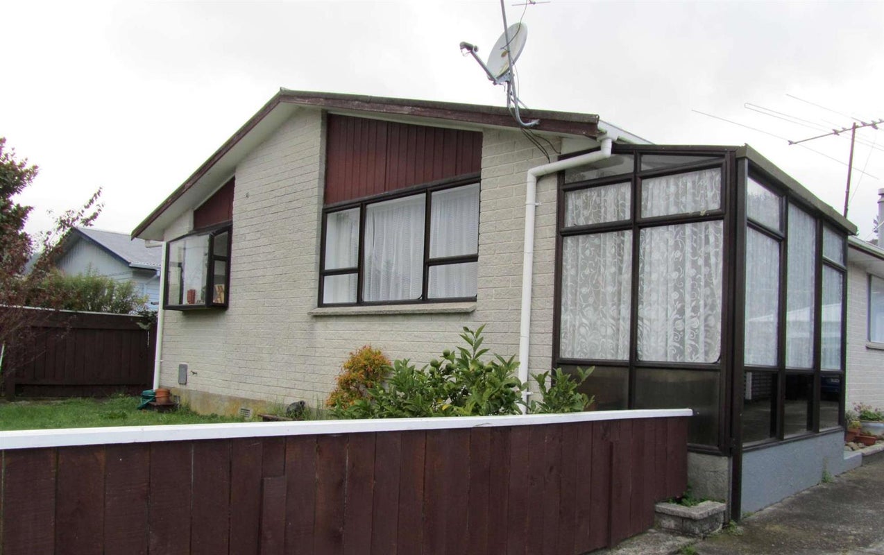 1/18 Oregon Drive, Maoribank, Upper Hutt - Carousel 1