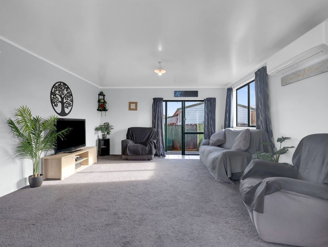 5 Pringle Place, Nawton, Hamilton - Carousel 1