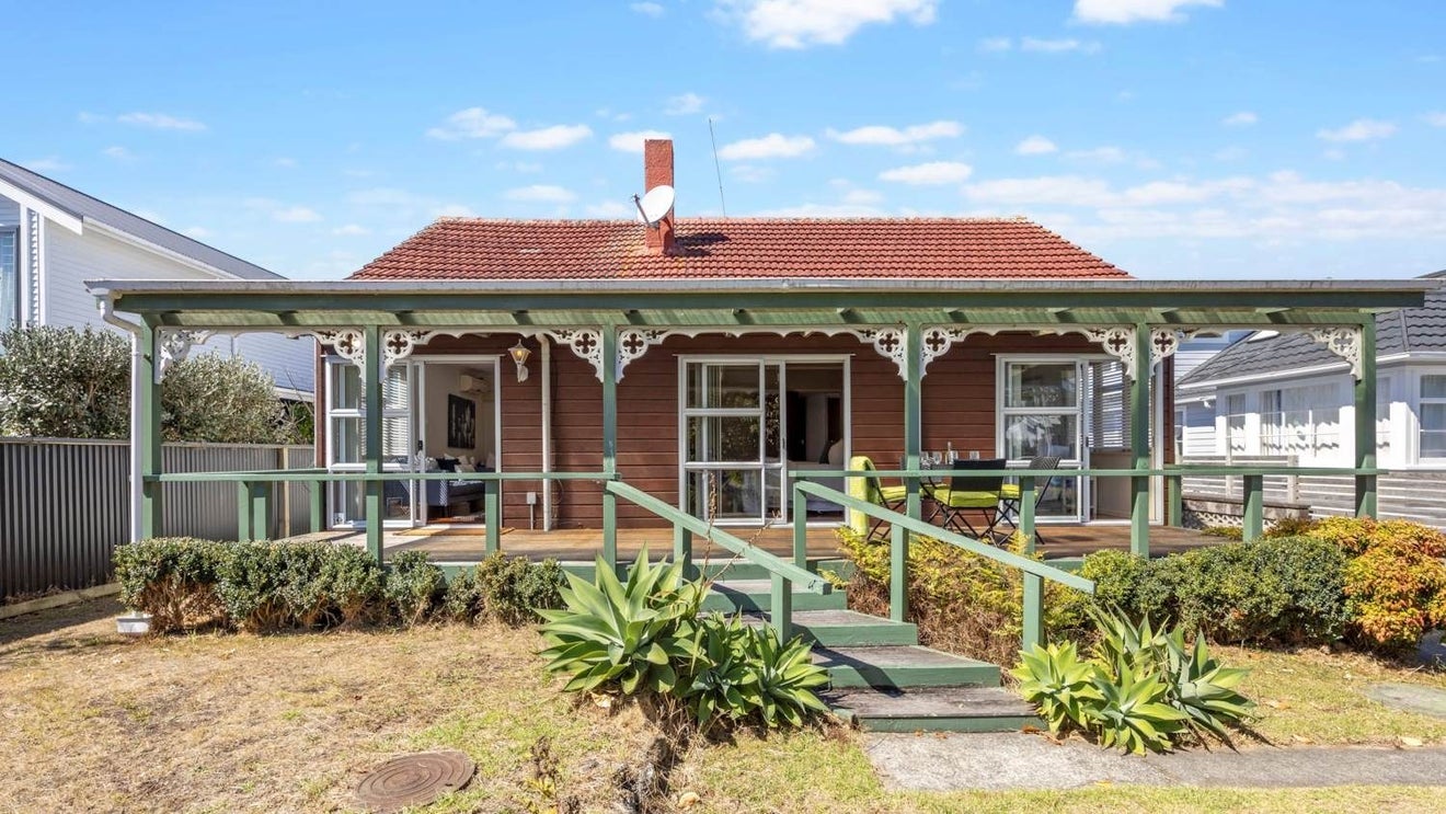 48 Stewart Road, Mount Albert, Auckland - Carousel 1