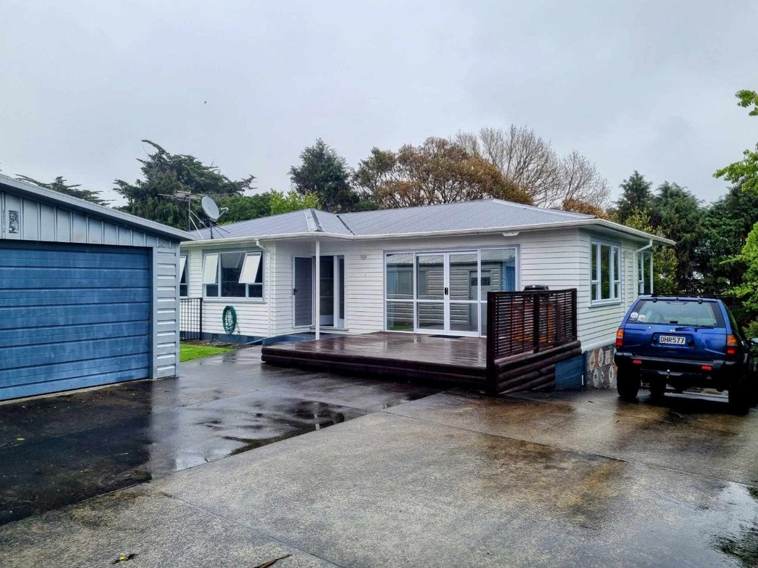 136A Seaview Road, Westown, New Plymouth - Carousel 1