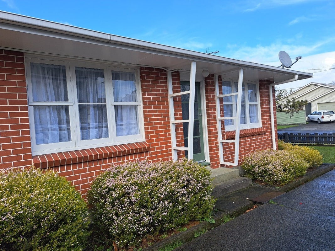 23 Islington Street, Trentham, Upper Hutt - Carousel 1