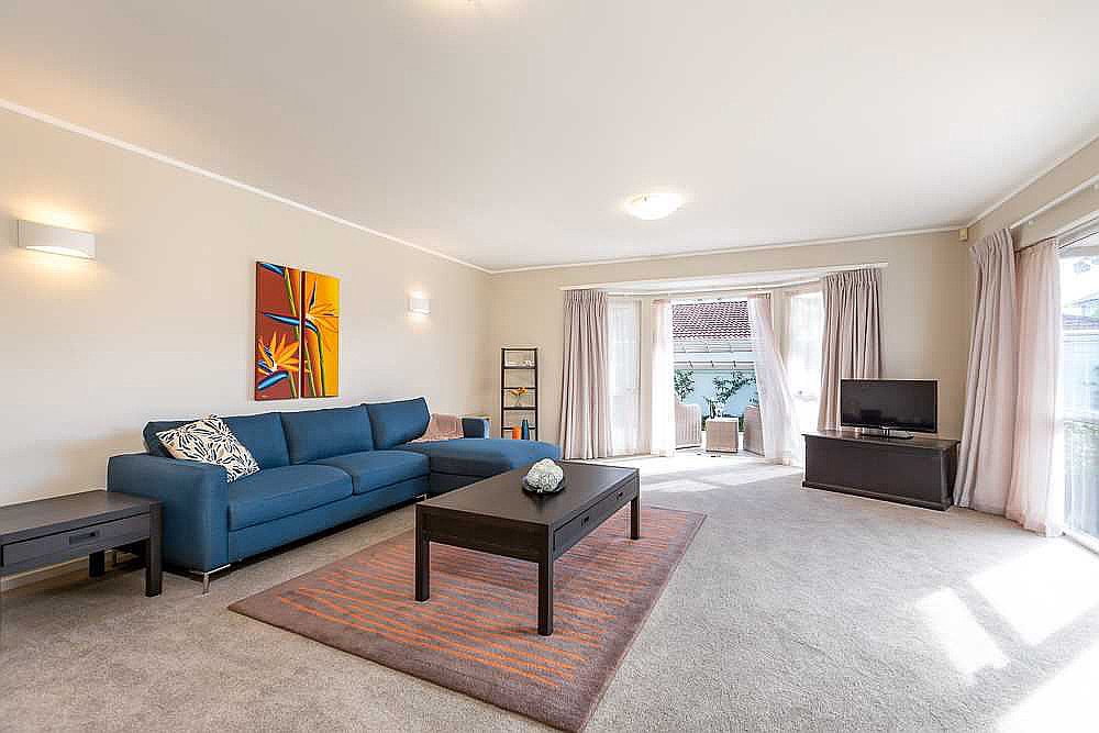 2/38 East Coast Road, Milford, Auckland - Carousel 2