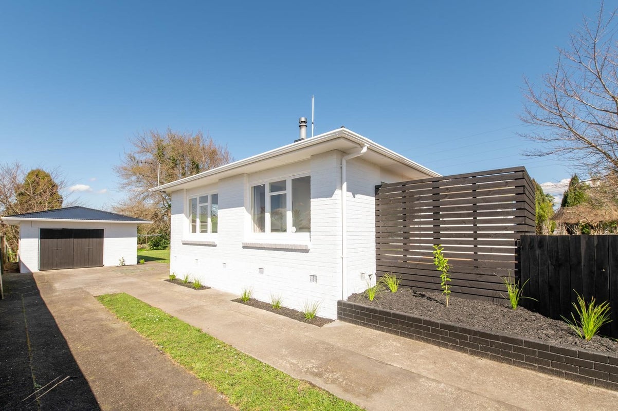 8 Fairview Road, Western Heights, Rotorua - Carousel 1