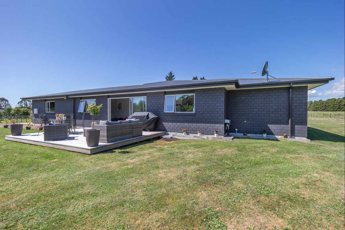 143B Muhunoa East Road, Ohau, Ohau - Carousel 1